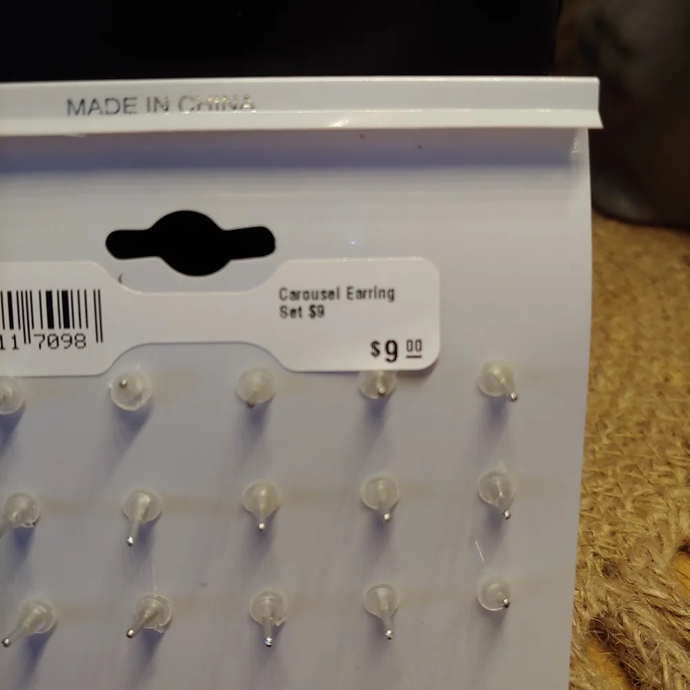 NWT Carousel Emporium Set Of 9 Fashion Stud Earrings, Sunglasses, Multi Colors🕶